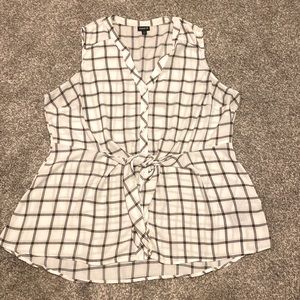 Torrid Sleeveless Blouse, Button up/tie, white/black plaid, size plus 1